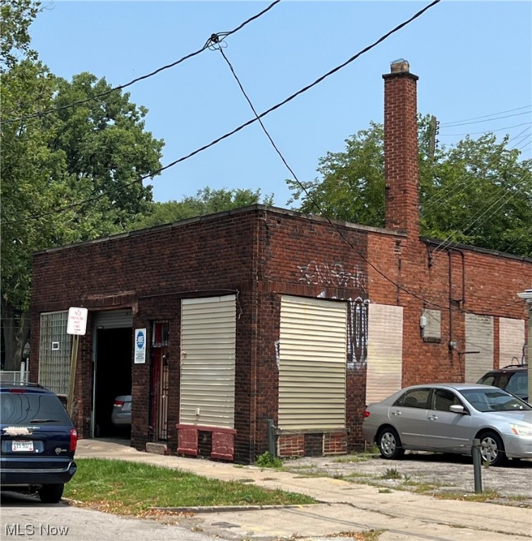 1991 W 45th Street Property Photo 3