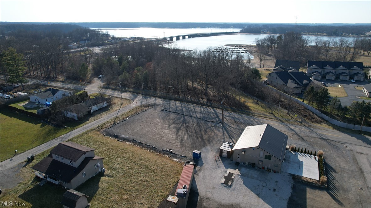 N East River Property Photo 4
