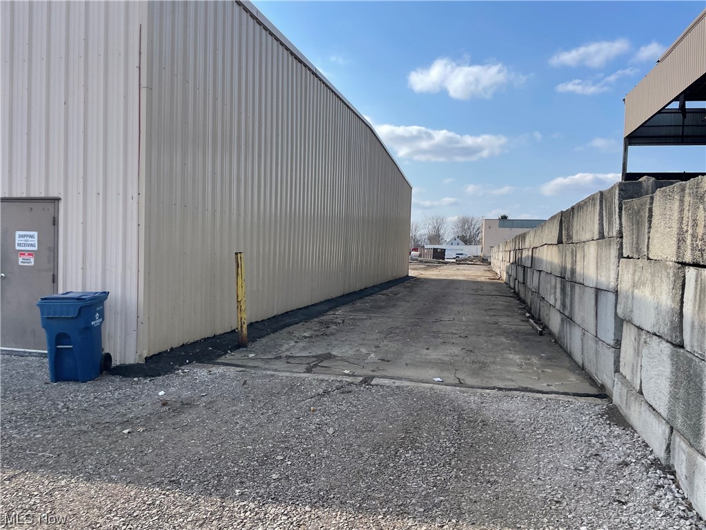 405 S Abbe Road Property Photo 4
