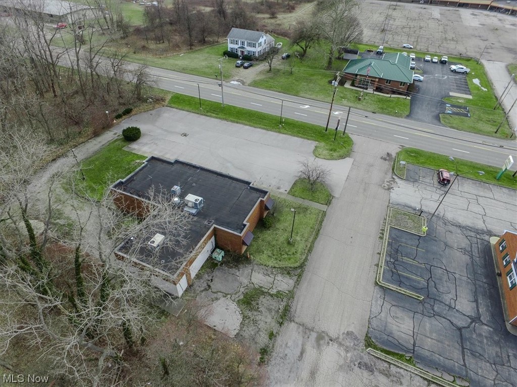 4861 N Ridge Property Photo 7