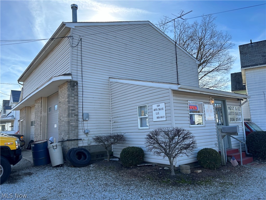 1606 W Prospect Road Property Photo 3