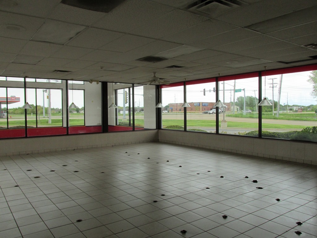 1 Marquette Avenue Property Photo 7