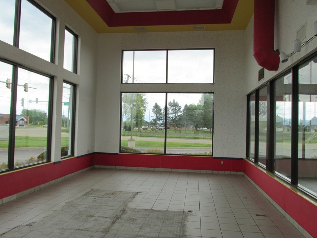 1 Marquette Avenue Property Photo 9