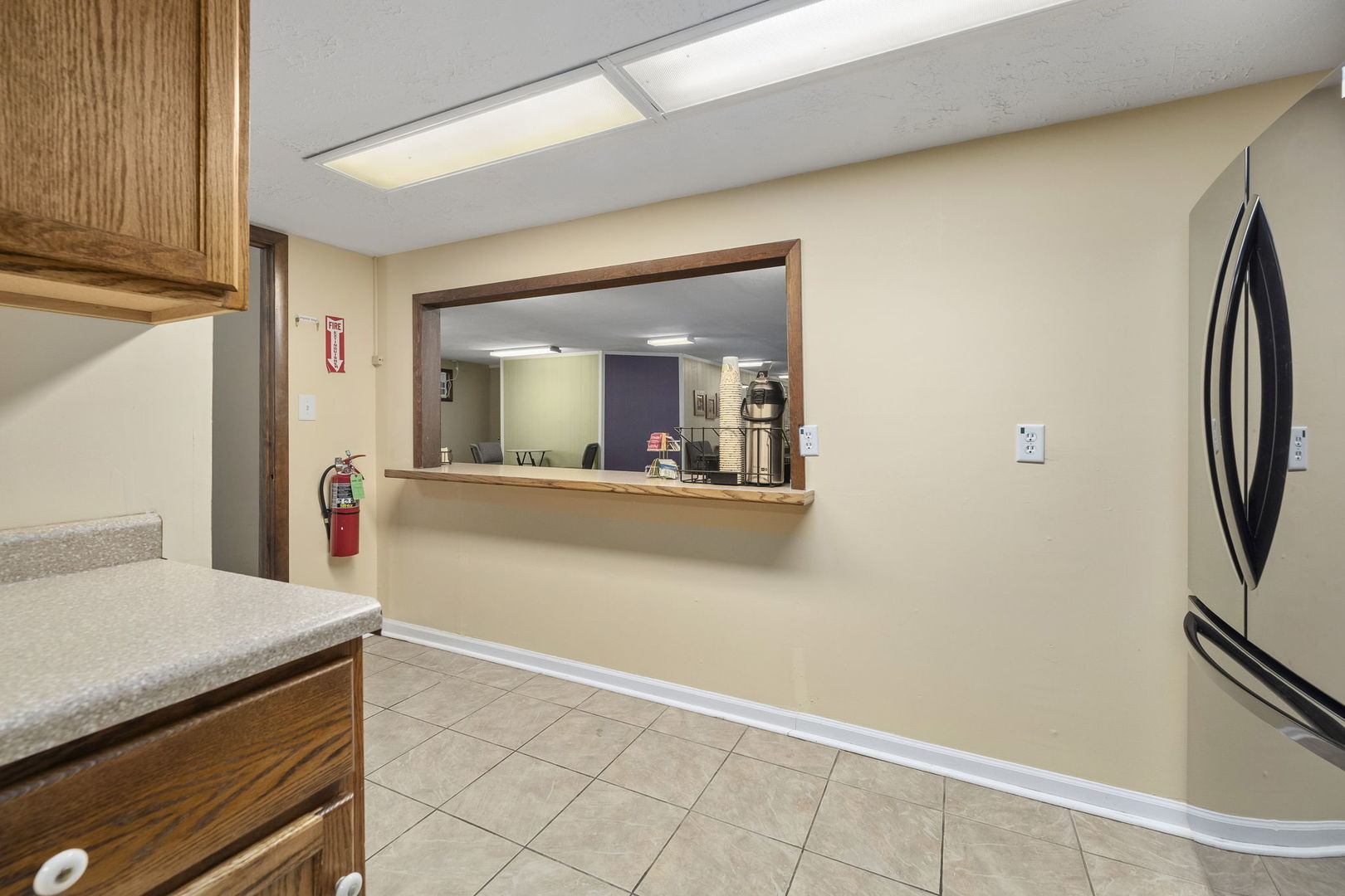 705 E Washington St Property Photo 11
