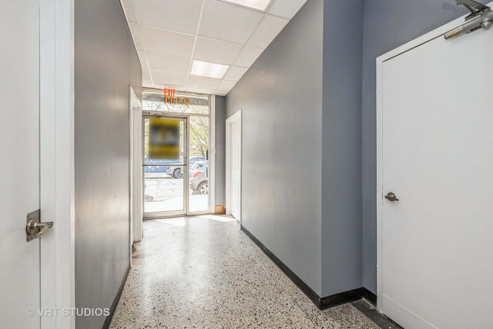 2611 S Lawndale Avenue Property Photo 6