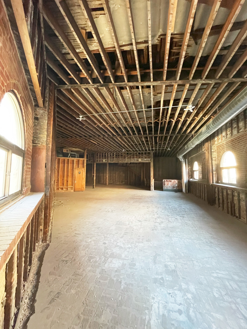 2320 N Milwaukee Avenue Property Photo 3