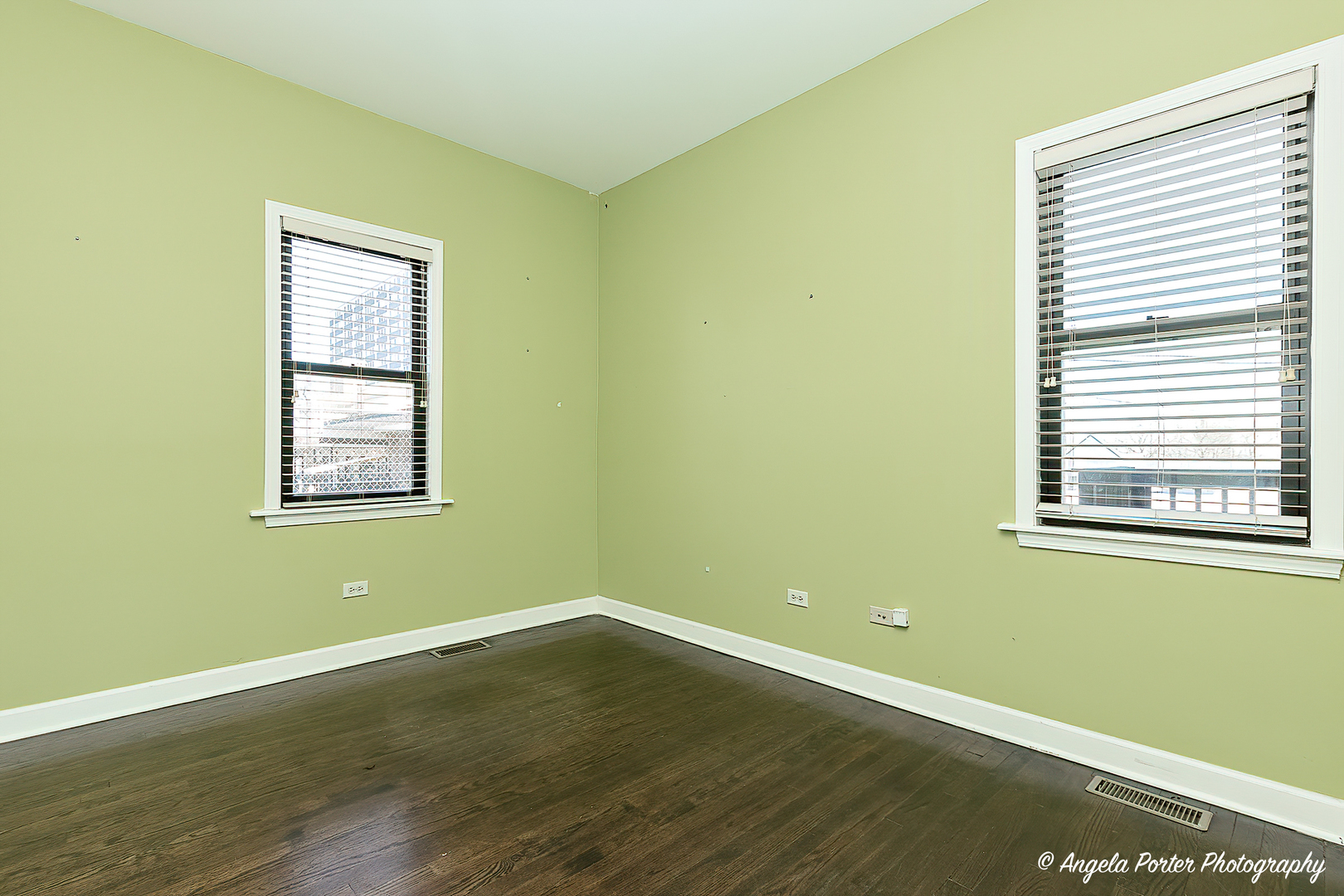 319 N County Street Property Photo 21