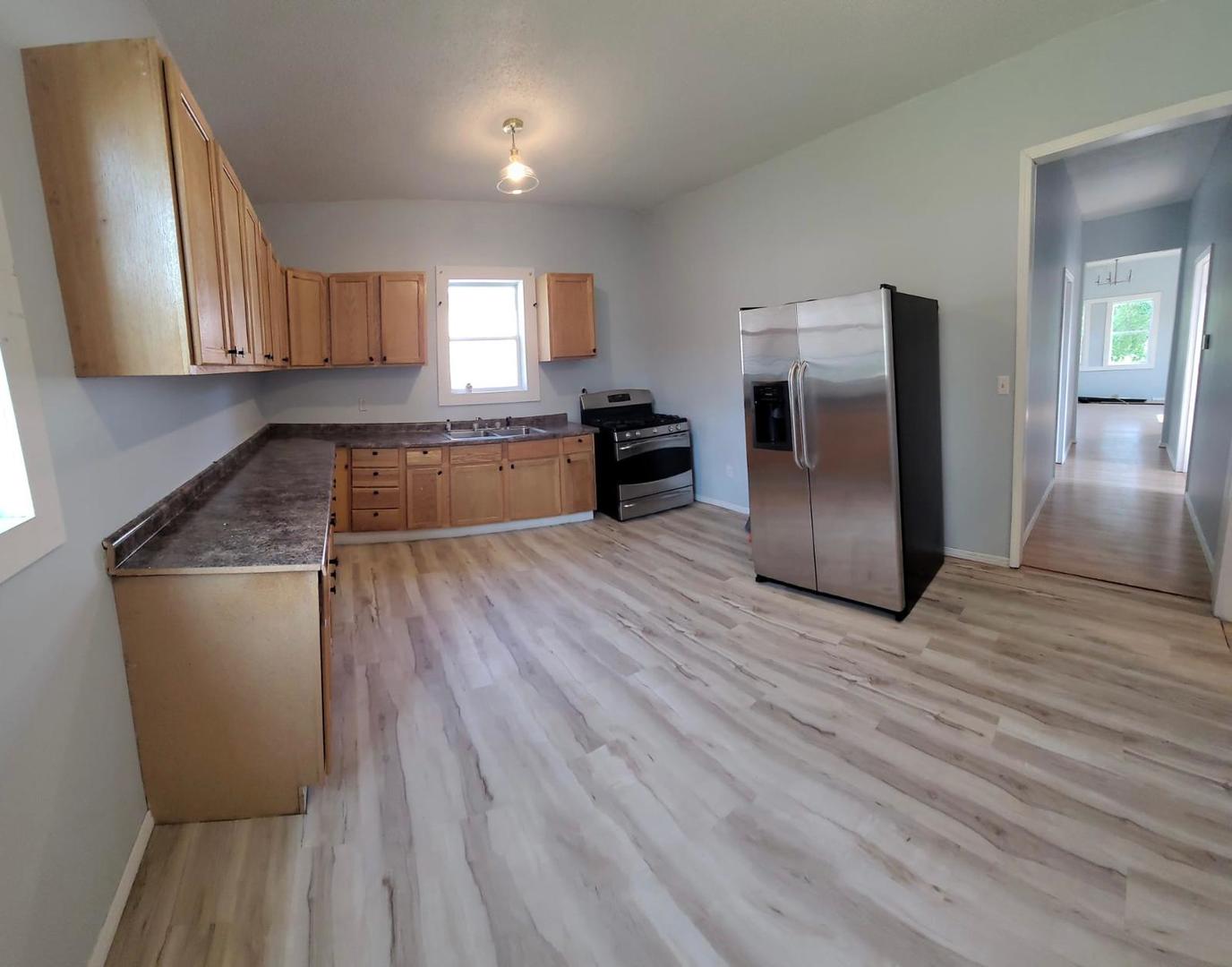 162 E 3rd Street Property Photo 6