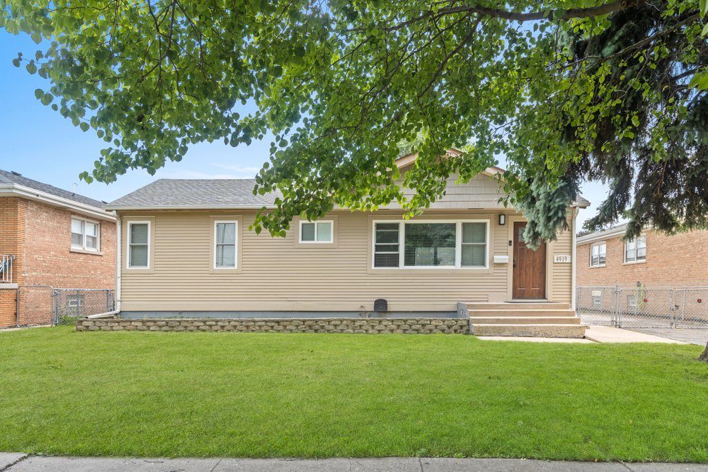 4919 S Long Avenue Property Photo 2