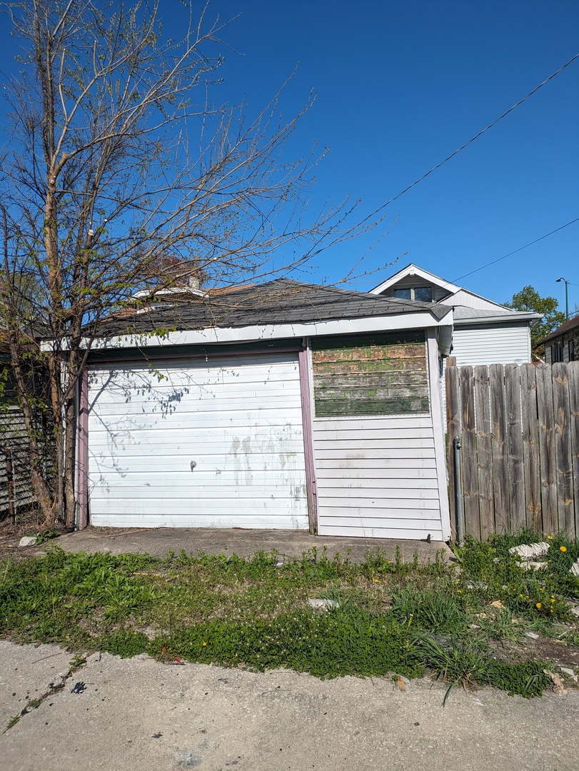 10238 S Wentworth Avenue Property Photo 2