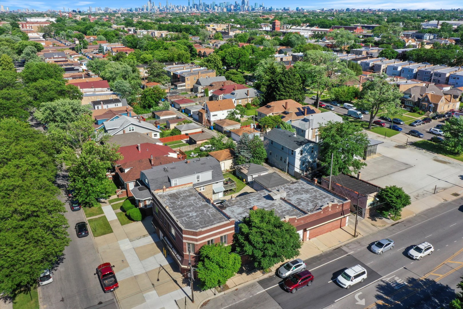 2539 N Cicero Avenue Property Photo 9