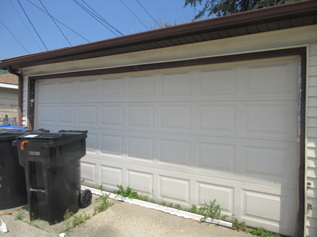 3020 N Nagle Avenue Property Photo 6