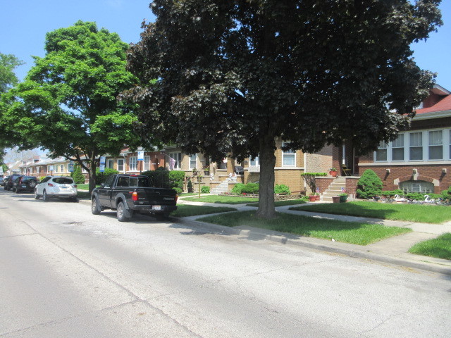 3020 N Nagle Avenue Property Photo 8
