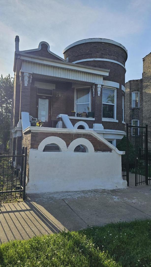 1825 S Lawndale Ave Property Photo 1