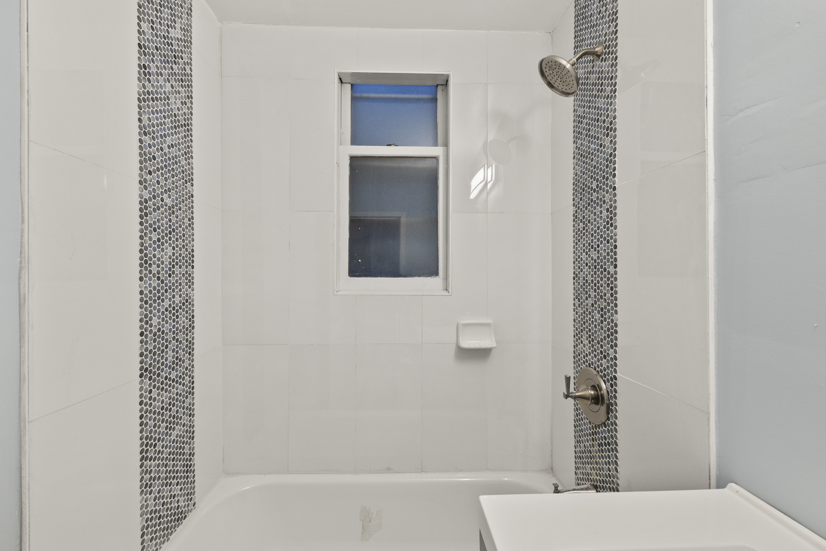 7122 S Champlain Avenue Property Photo 25