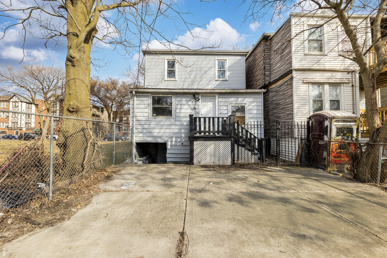 7122 S Champlain Avenue Property Photo 36