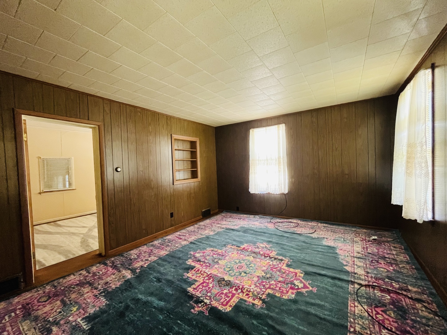 1213 E Main Street Property Photo 5