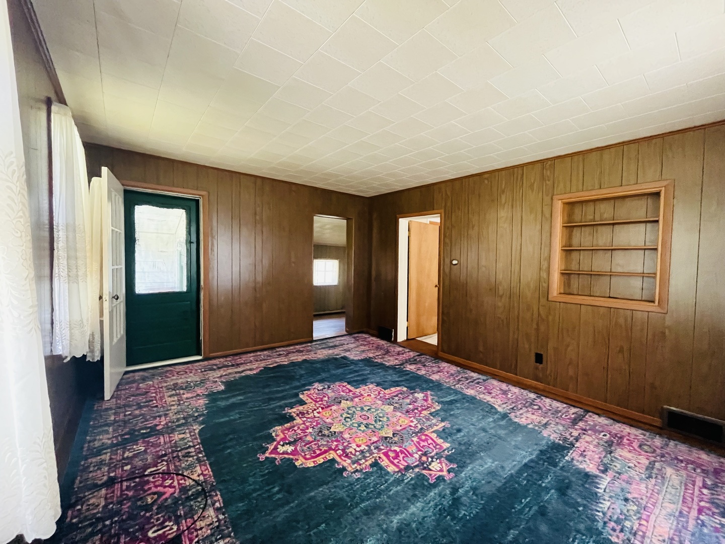 1213 E Main Street Property Photo 6