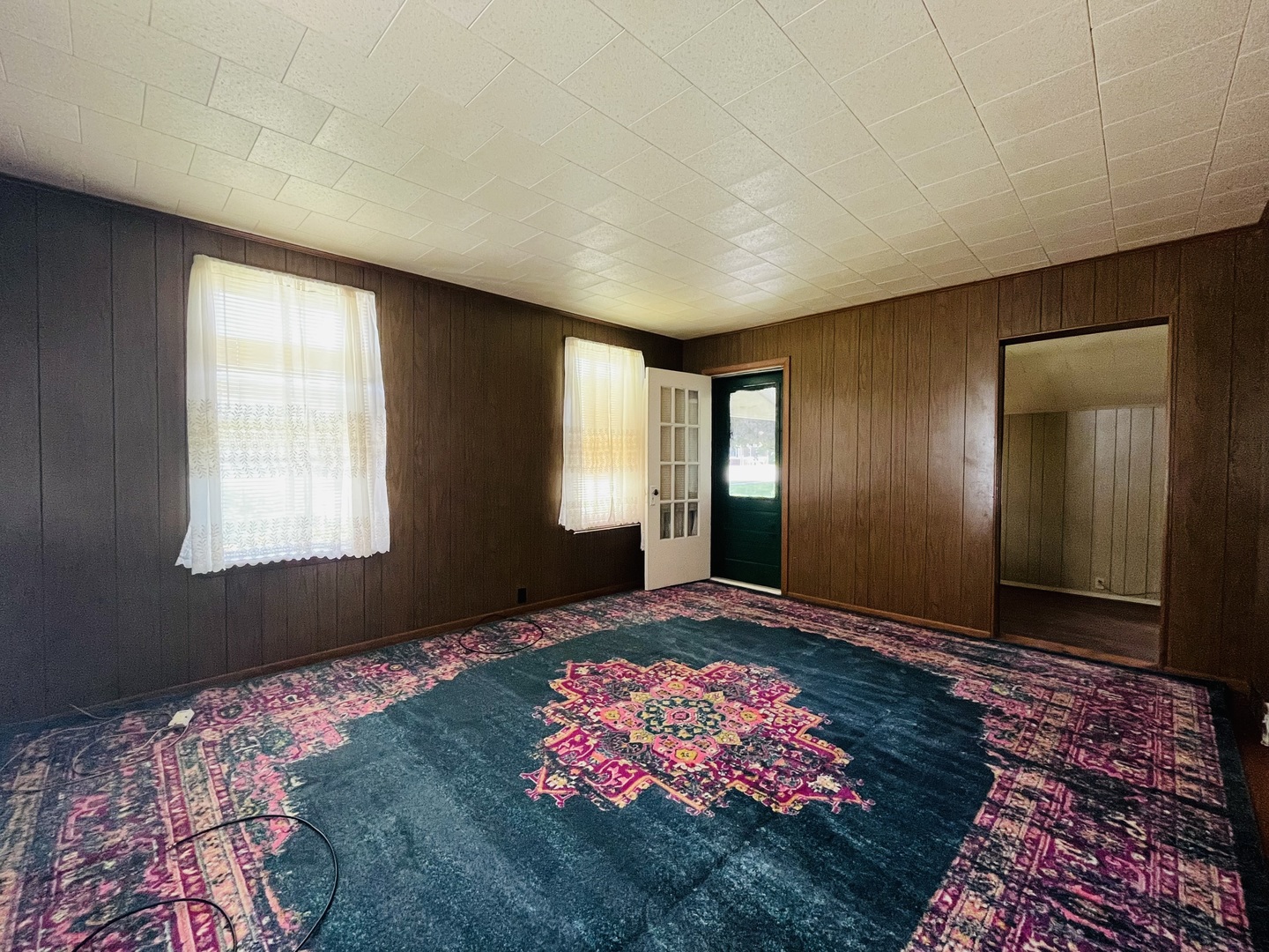1213 E Main Street Property Photo 7