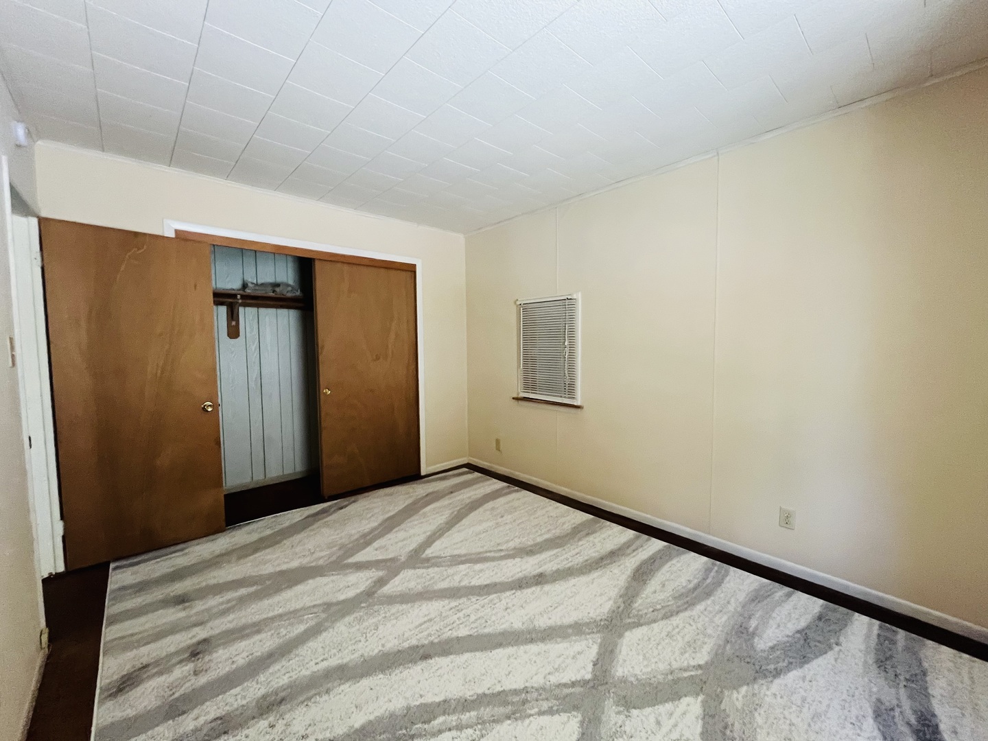 1213 E Main Street Property Photo 9