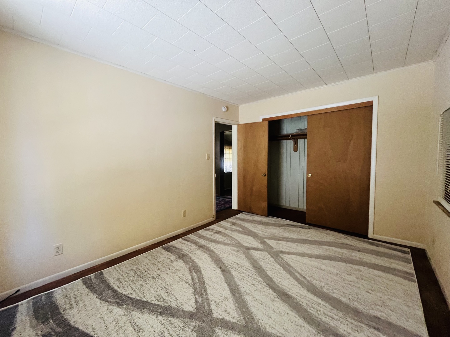 1213 E Main Street Property Photo 10