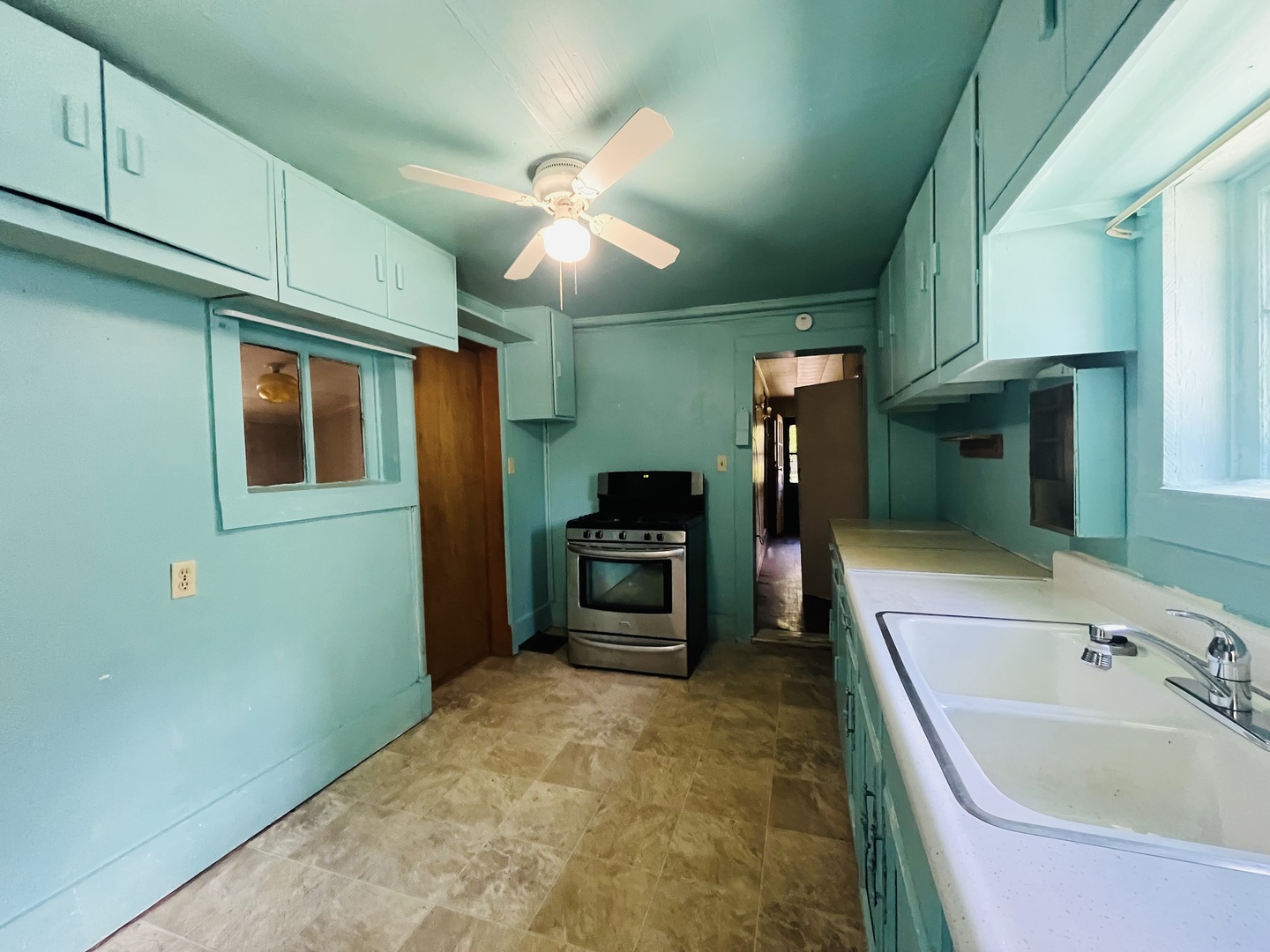 1213 E Main Street Property Photo 14