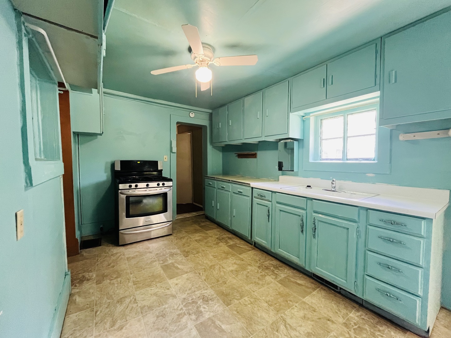 1213 E Main Street Property Photo 15
