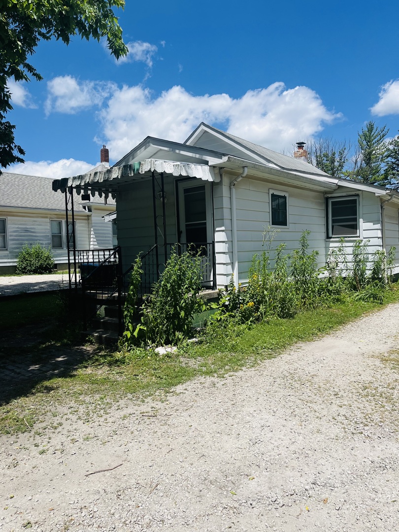 1213 E Main Street Property Photo 17