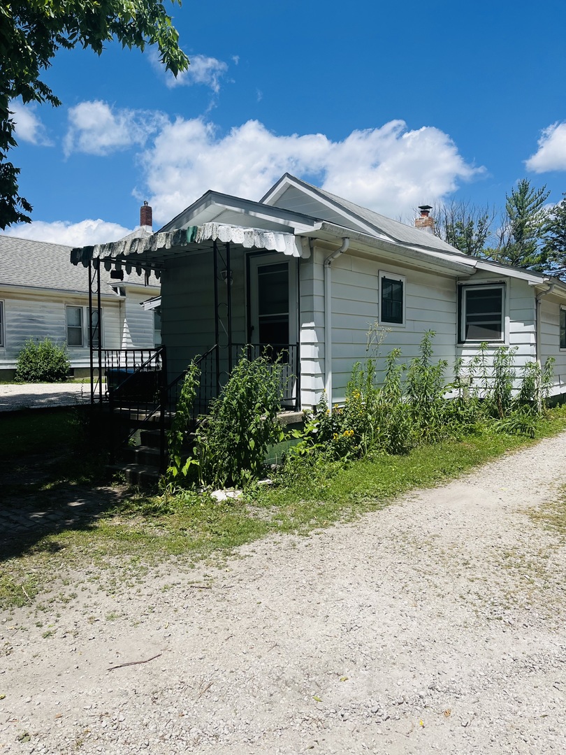 1213 E Main Street Property Photo 18
