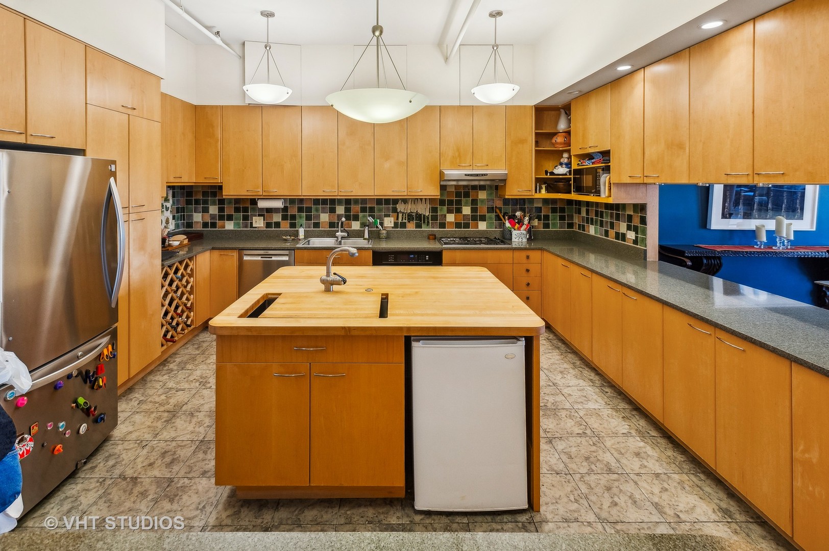 215 W Illinois Street 2b-2c Property Photo 15