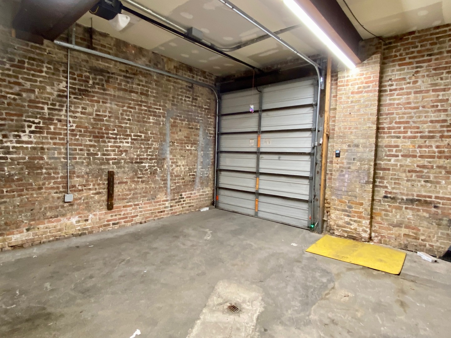 2882 N Milwaukee Avenue Property Photo 9