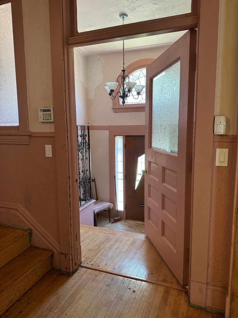 566 N Long Avenue Property Photo 3