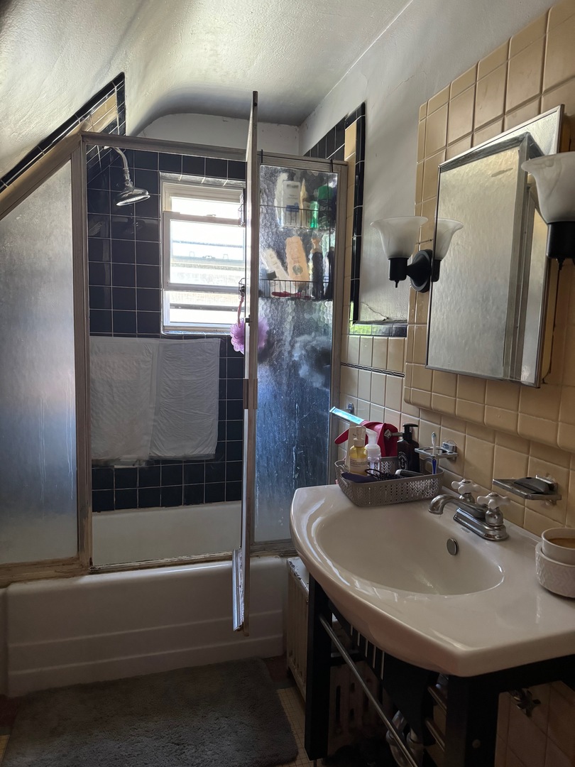 566 N Long Avenue Property Photo 9