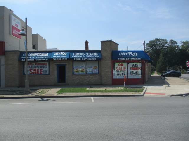 6320 Ogden Ave Property Photo 1