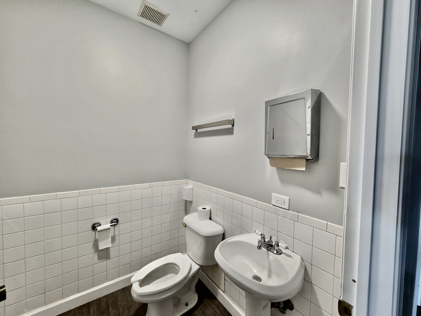 3414 W Roosevelt Rd Property Photo 6