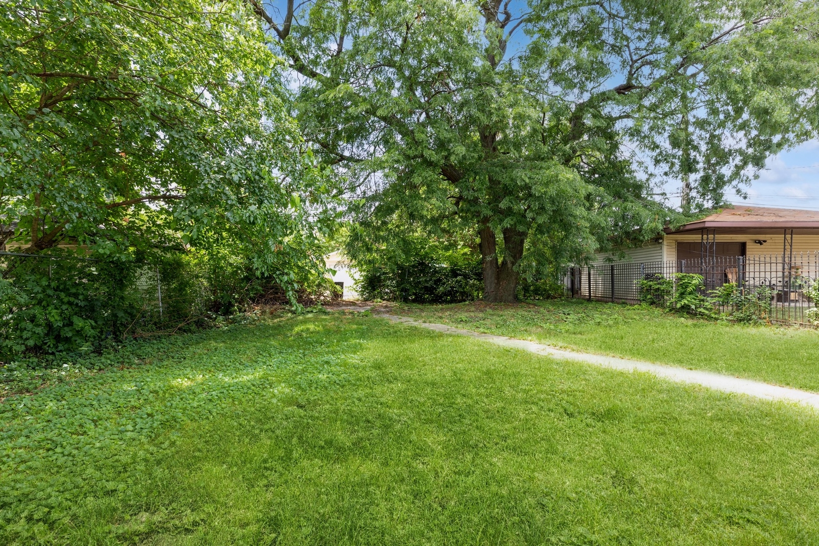 8742 S Constance Avenue Property Photo 6