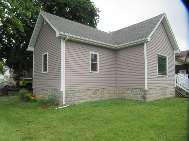 313 S 2nd Street Property Photo 2