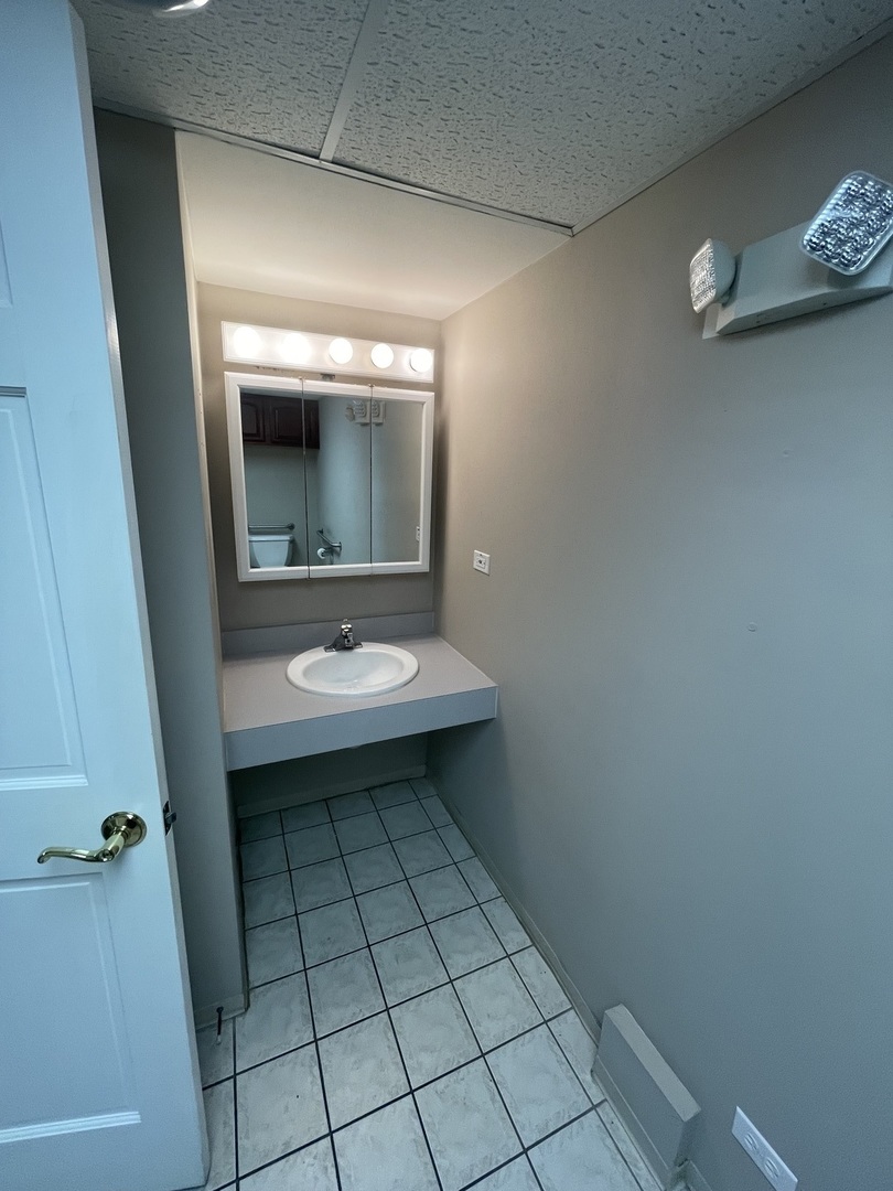 1001 E Chicago Ave Property Photo 14