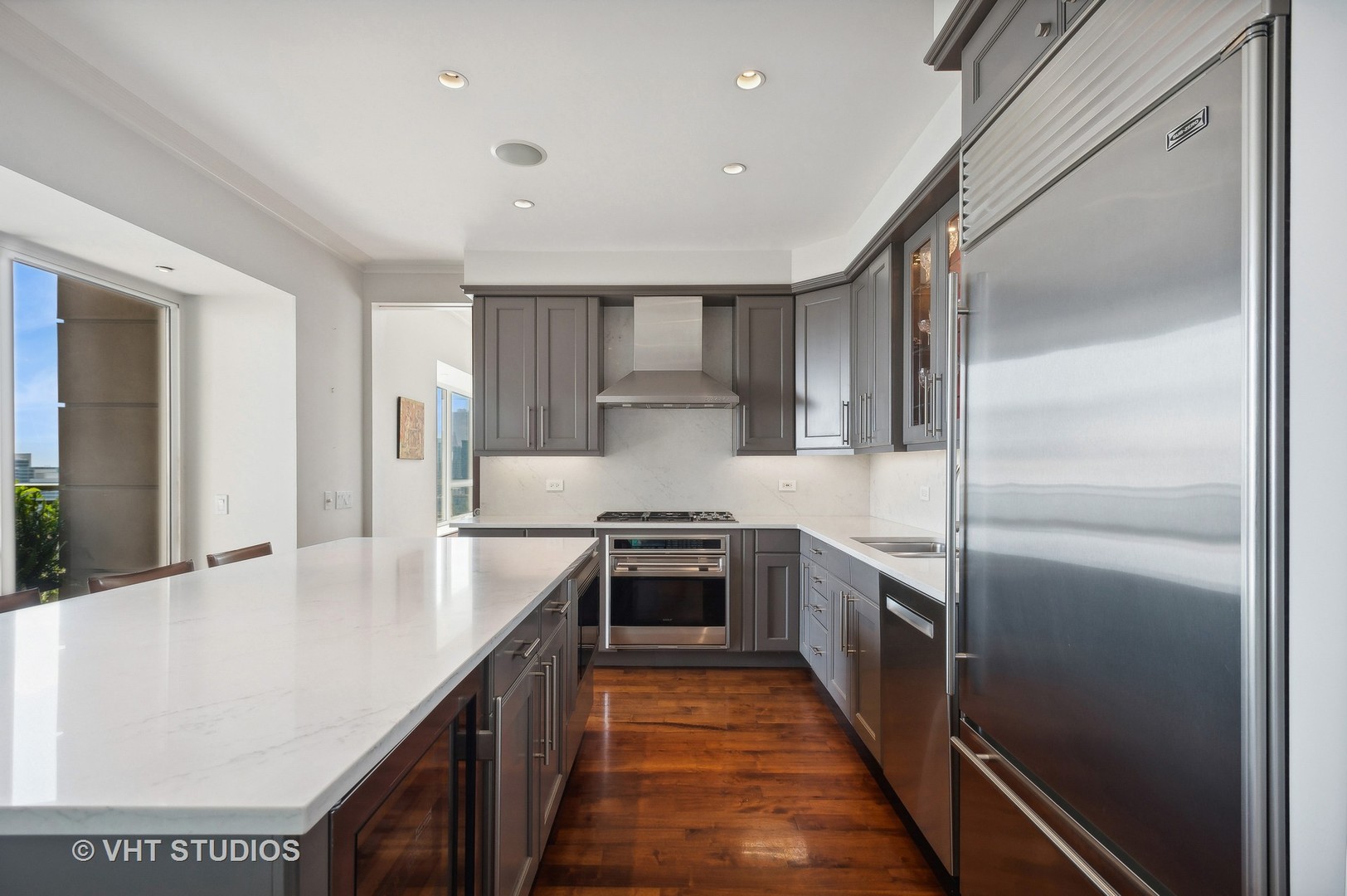 800 N Michigan Ave W Property Photo 3