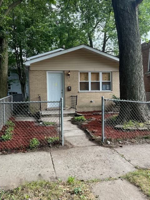255 W 117th Street Property Photo 1