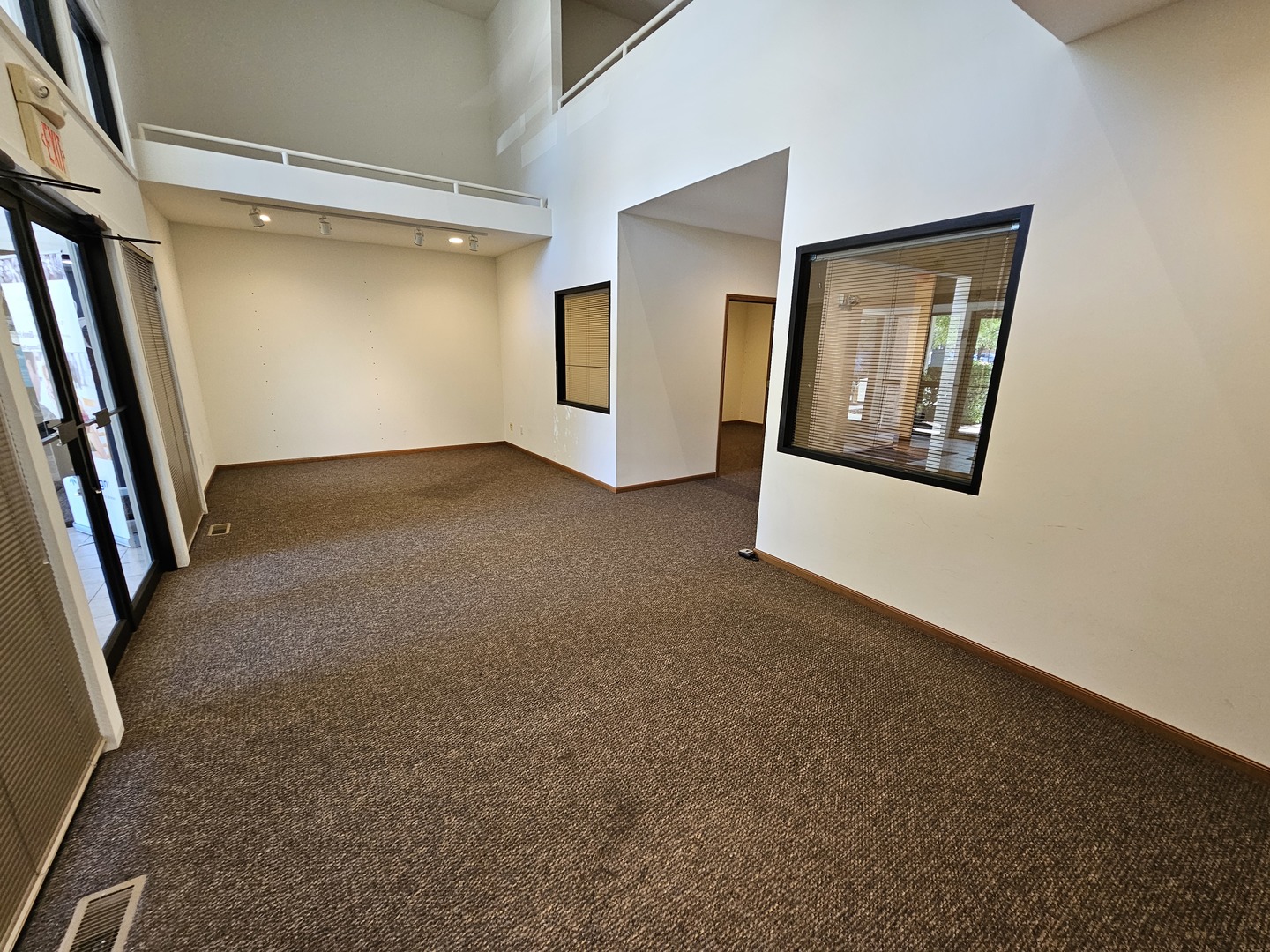 2902 Crossing Ct Property Photo 4