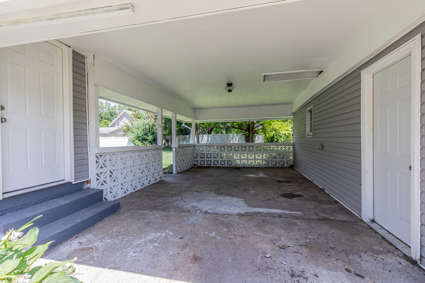236 W 3rd Avenue Property Photo 8
