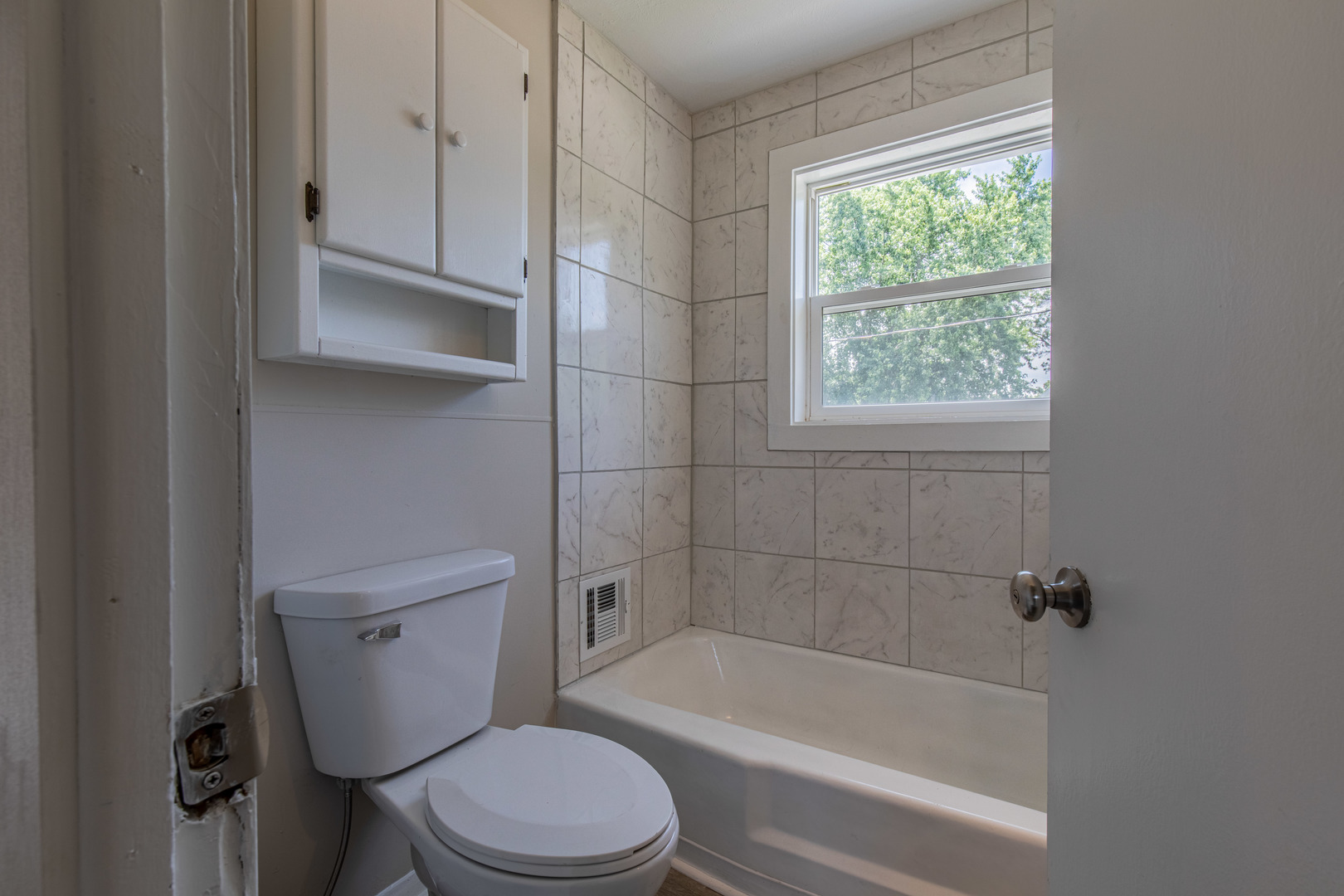 236 W 3rd Avenue Property Photo 24