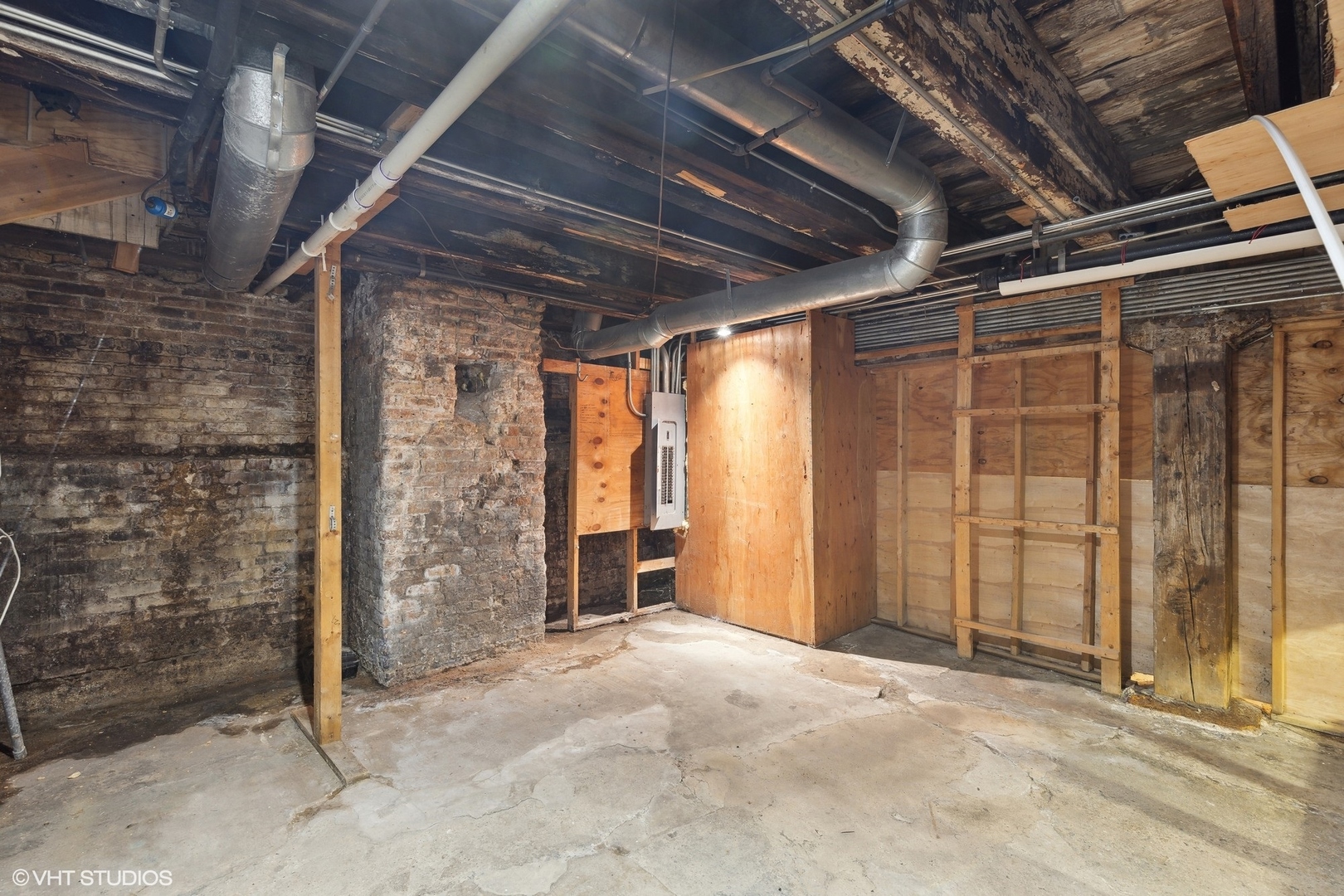 942 W Huron St Property Photo 14