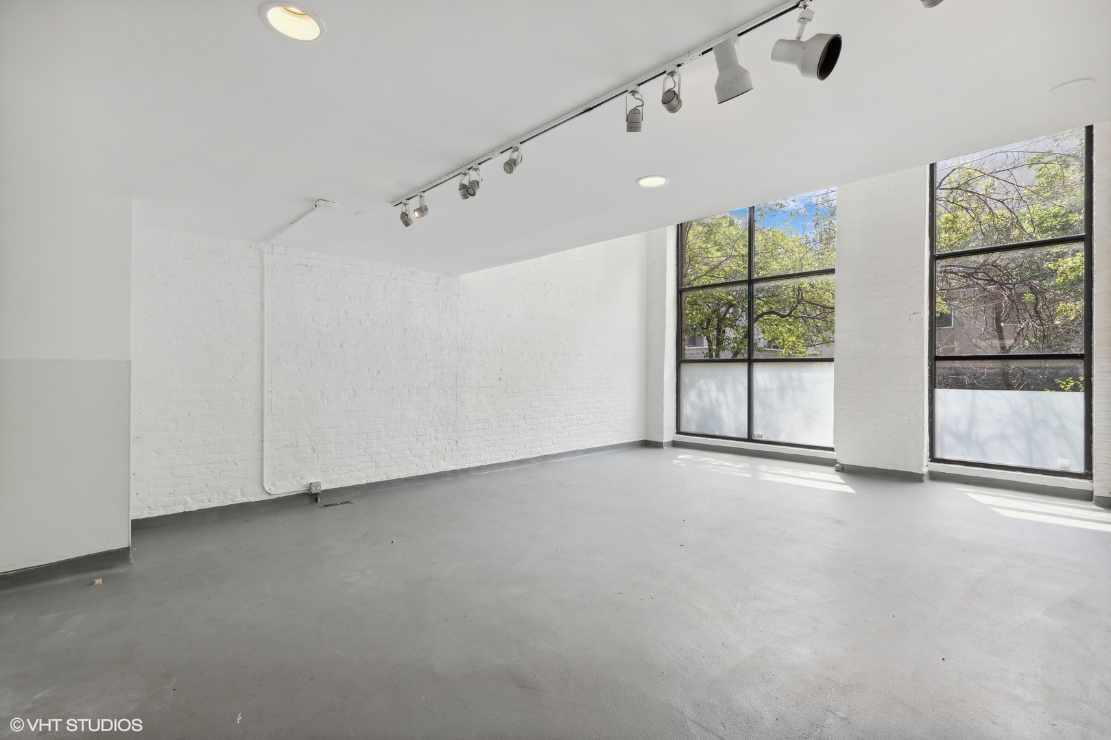 942 W Huron St Property Photo 15