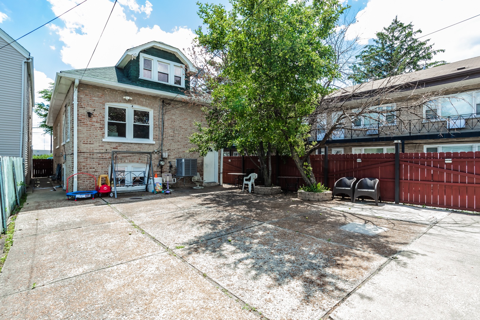 5422 W 26th Street Property Photo 4