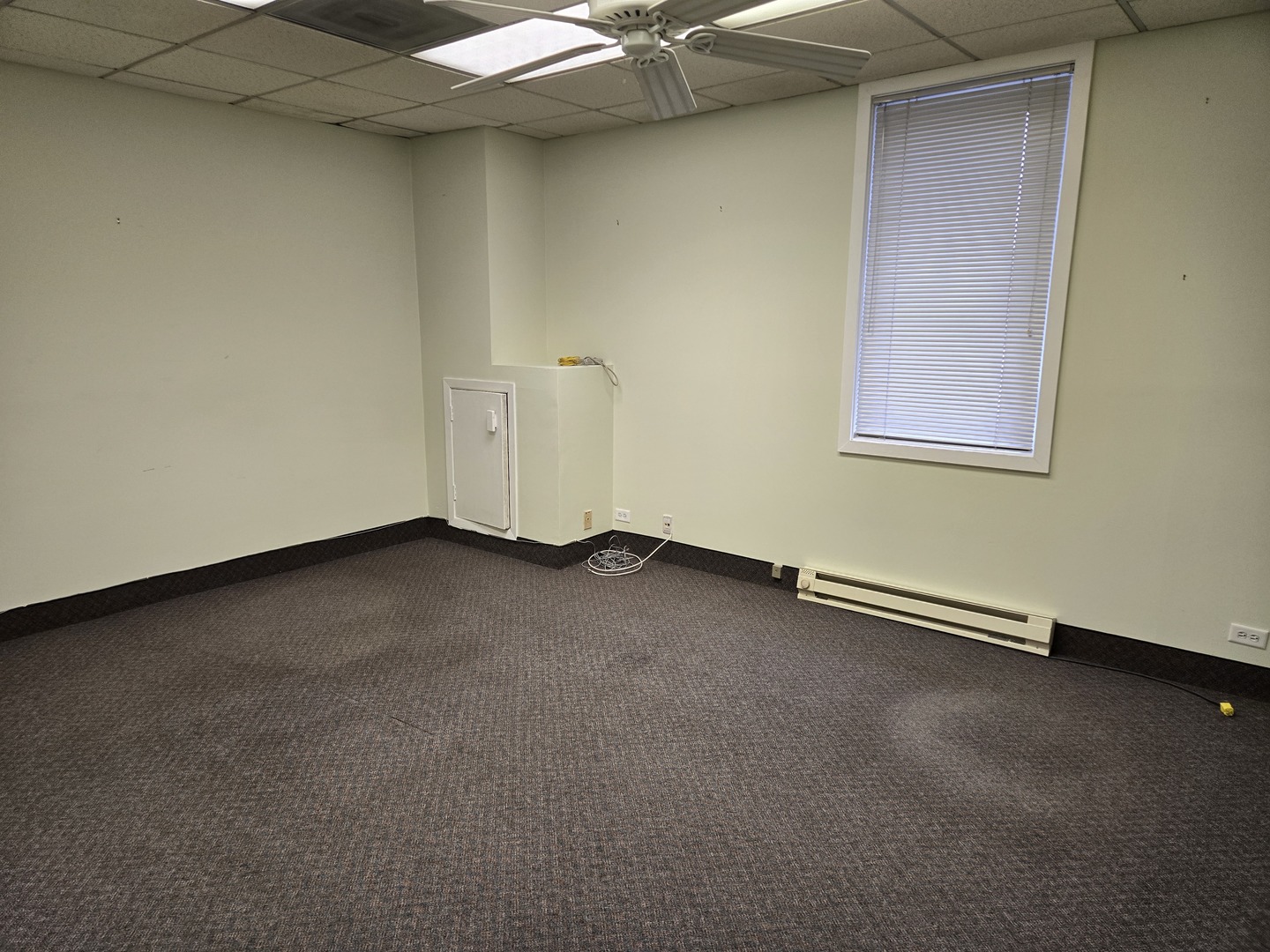 15601 Cicero Ave Property Photo 8