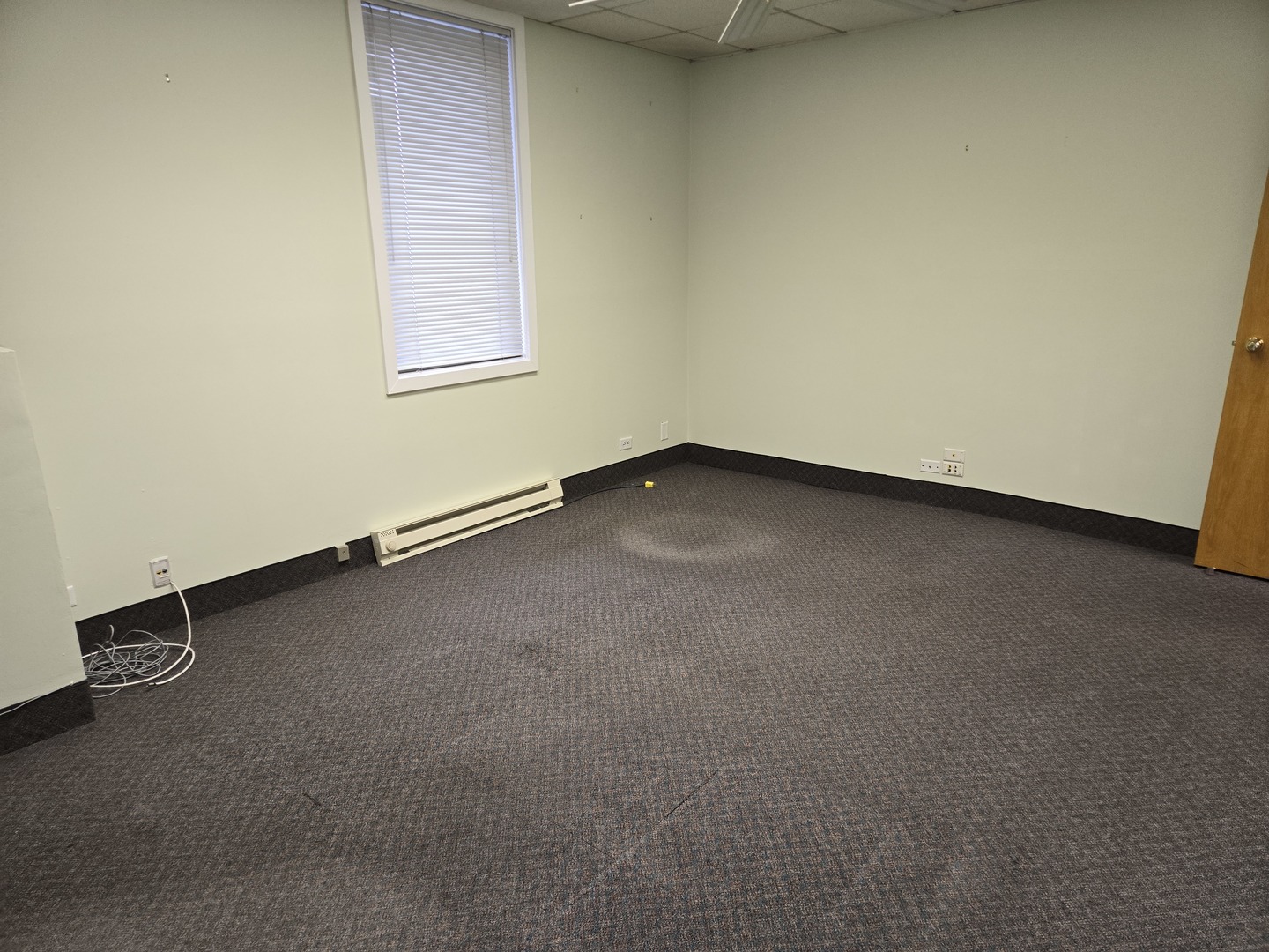 15601 Cicero Ave Property Photo 9