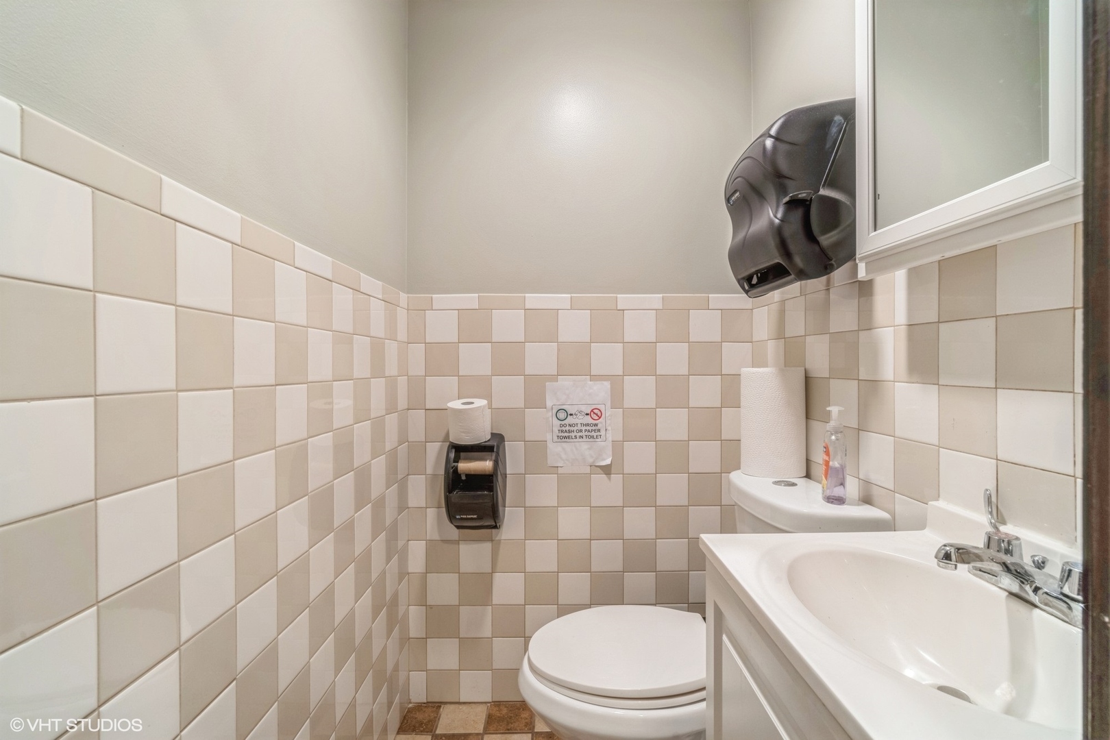 3421 Dempster St Property Photo 20