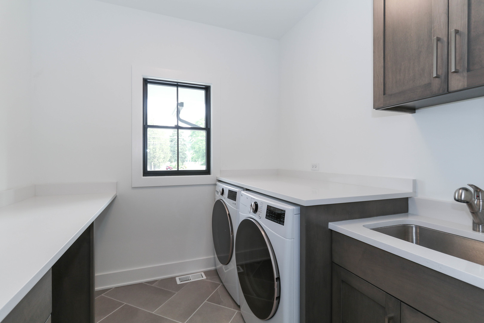 15w601 89th Place Property Photo 17